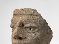 Ame Ker 127  Ame Ker 127, Mexiko, Bundesstaat Yucatan, Cuyo de Ancona, Maya, Postklassische Periode, 900-1450 n. Chr., Fragment eines figürlichen Gefäßes, Ton, L 8,7 cm, B 9,5 cm : Museumsfoto: Claus Cordes, Bestandskatalog Ethnologie